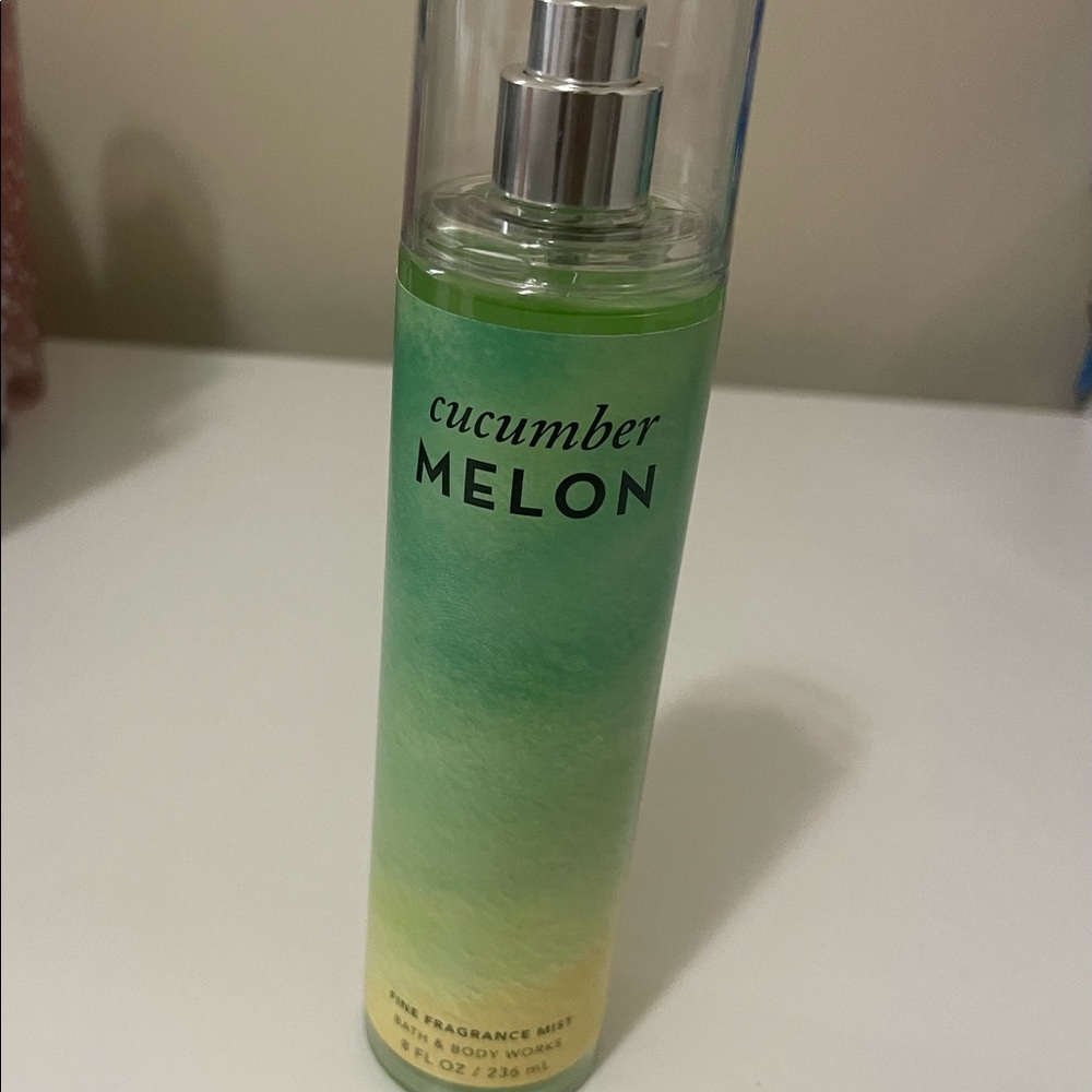 Bath & body works cucumber melon body splash. 8 fl oz /236 ml